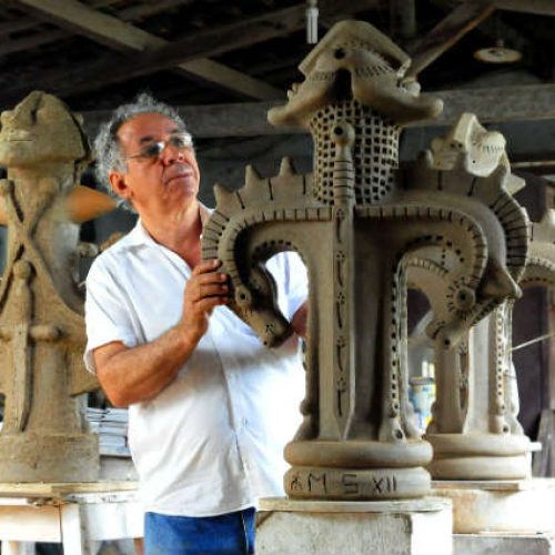 Miguel dos Santos em seu ateliê